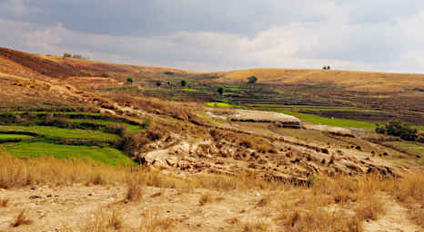 Manambolo R Erosion PA210238