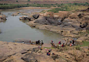 Manambolo R Mining Gold