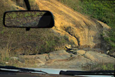 Manambolo R Creek Xing