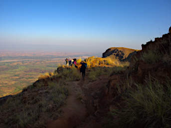 Manambolo R Hike Down