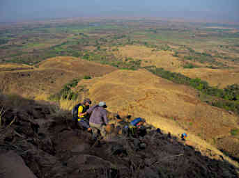 Manambolo R Hike Down