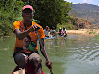 Manambolo R Side Creek