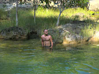 Manambolo R Side Canyon Pool Sid