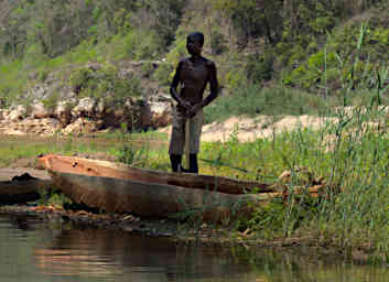 Manambolo R Building Dugout